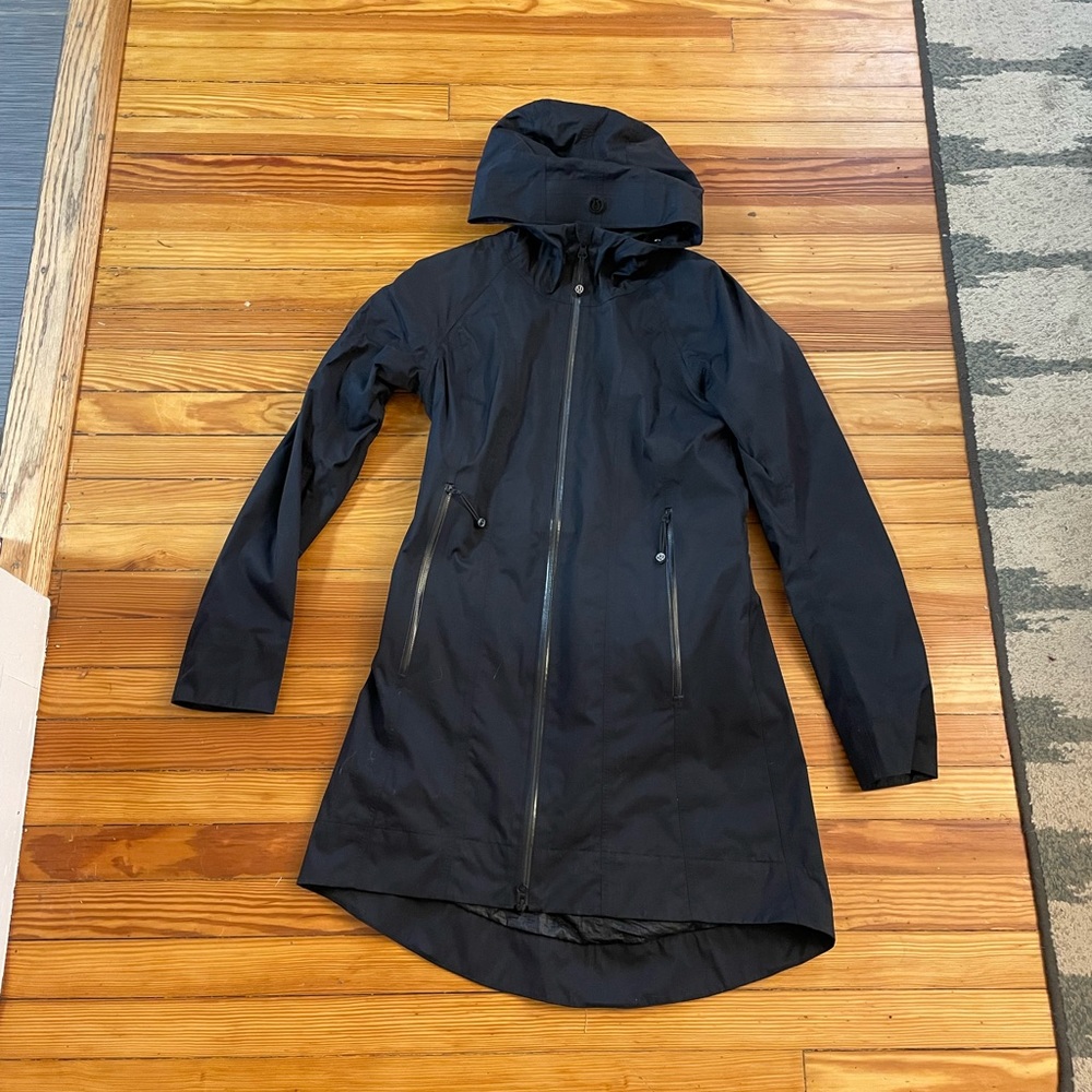 Lululemon Right as Rain Jacket - great condition